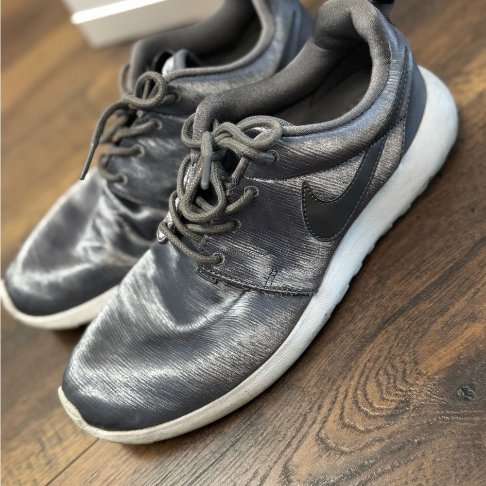 Nike women's Metallic Gray Sneakers